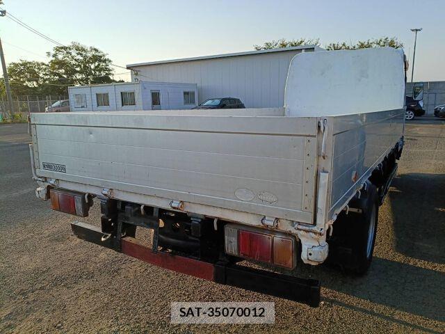 Isuzu ELF TRUCK 2011-06 8652471-4