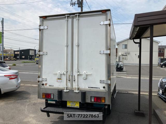Isuzu ELF TRUCK 2014-05 8653136-1