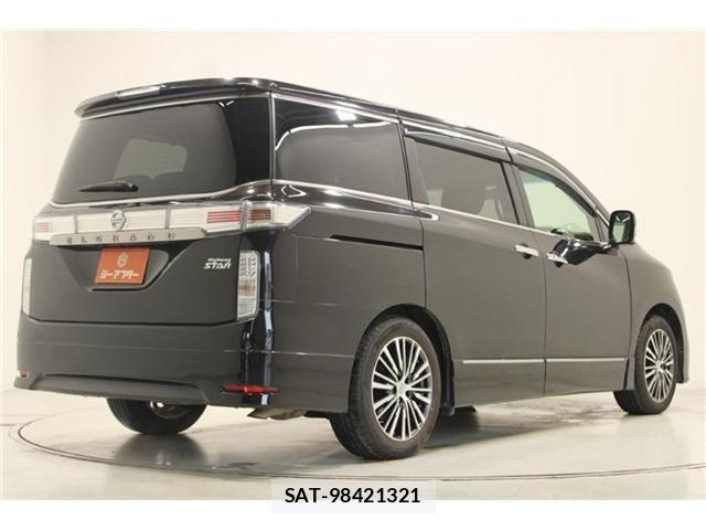 Nissan ELGRAND 2014-02 8646906-11