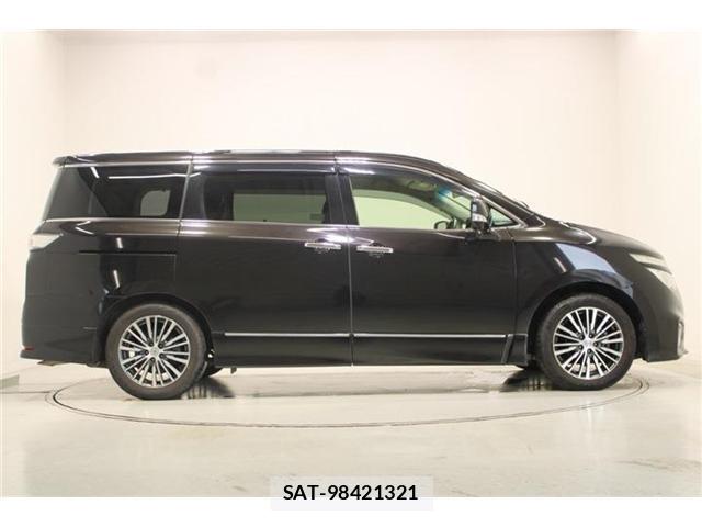 Nissan ELGRAND 2014-02 8646906-12
