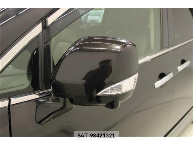 Nissan ELGRAND 2014-02 8646906-19