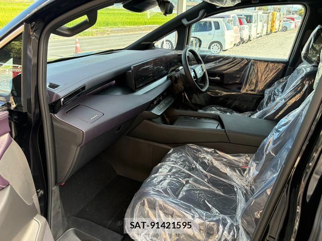 Nissan ELGRAND 2026-08 8647469-12