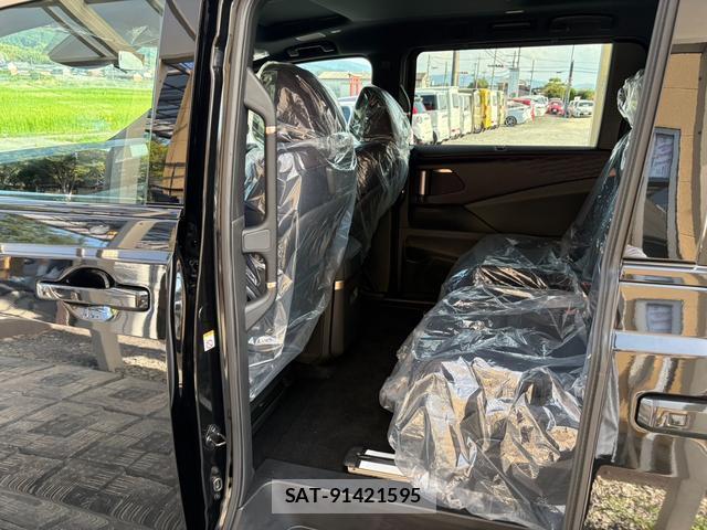 Nissan ELGRAND 2026-08 8647469-15