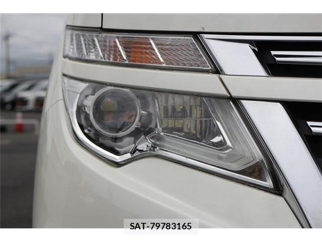 Nissan ELGRAND 2018-01 8647696-11