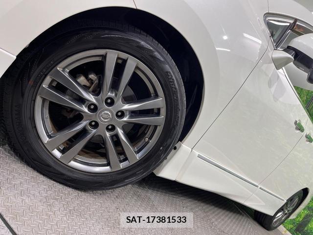 Nissan ELGRAND 2012-03 8647862-12