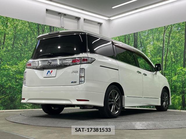 Nissan ELGRAND 2012-03 8647862-17