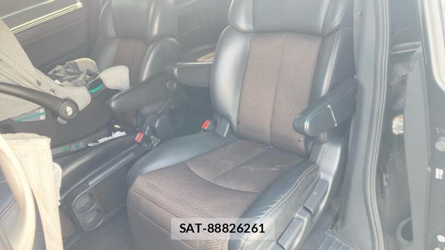 Nissan ELGRAND 2012-08 8648495-17