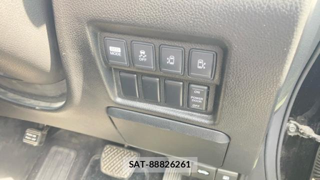 Nissan ELGRAND 2012-08 8648495-9