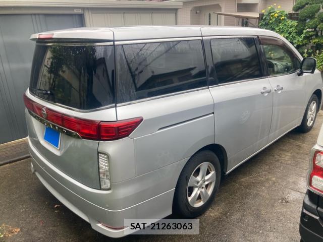 Nissan ELGRAND 2014-07 8648697-13