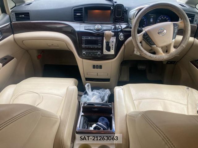 Nissan ELGRAND 2014-07 8648697-14