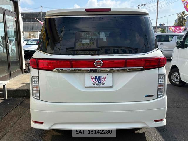 Nissan ELGRAND 2012-12 8649408-15