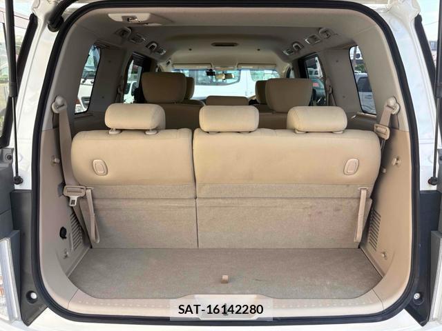 Nissan ELGRAND 2012-12 8649408-17