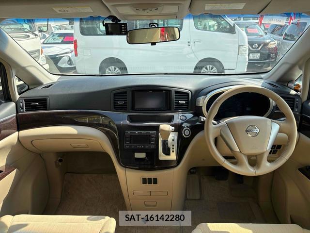 Nissan ELGRAND 2012-12 8649408-2