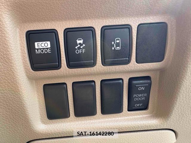 Nissan ELGRAND 2012-12 8649408-9