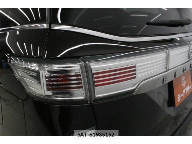 Nissan ELGRAND 2014-05 8649564-17