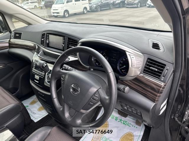 Nissan ELGRAND 2017-09 8649916-11
