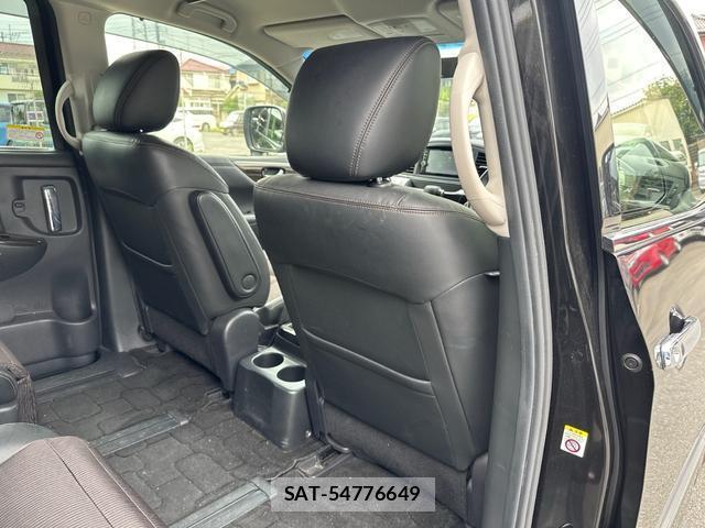 Nissan ELGRAND 2017-09 8649916-14