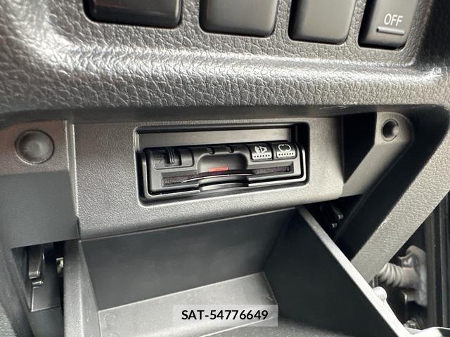 Nissan ELGRAND 2017-09 8649916-6