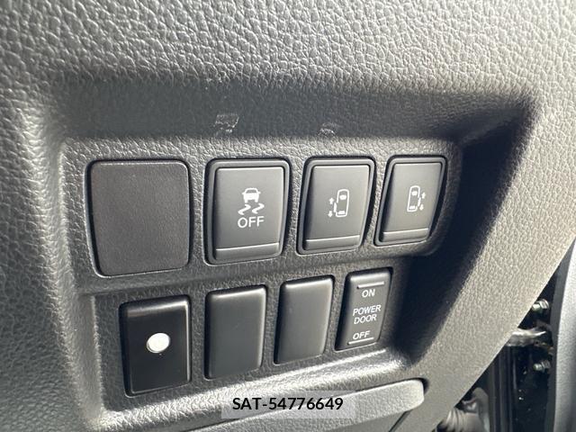 Nissan ELGRAND 2017-09 8649916-8