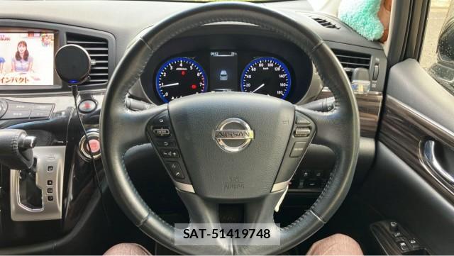 Nissan ELGRAND 2018-10 8651399-16