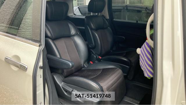 Nissan ELGRAND 2018-10 8651399-6