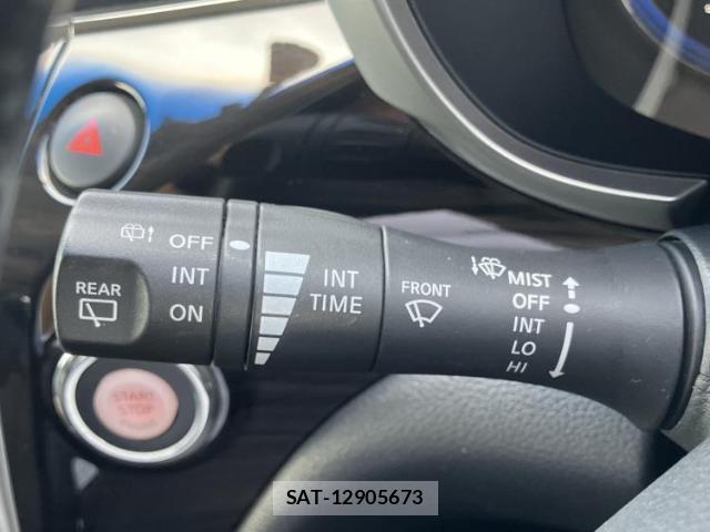Nissan ELGRAND 2014-06 8651590-17
