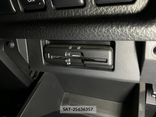 Nissan ELGRAND 2021-07 8652726-15