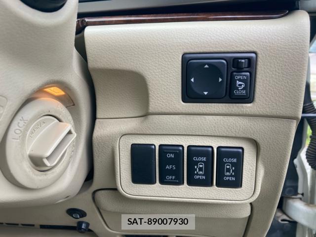 Nissan ELGRAND 2009-07 8652914-6