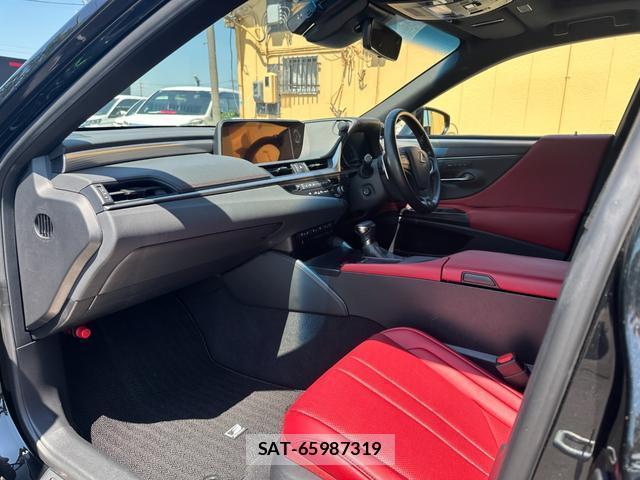 Lexus ES 2019-07 8647486-12