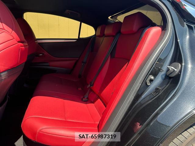 Lexus ES 2019-07 8647486-19