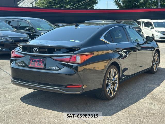 Lexus ES 2019-07 8647486-4