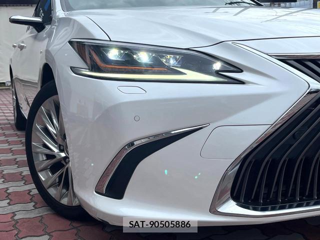 Lexus ES 2019-10 8648321-11
