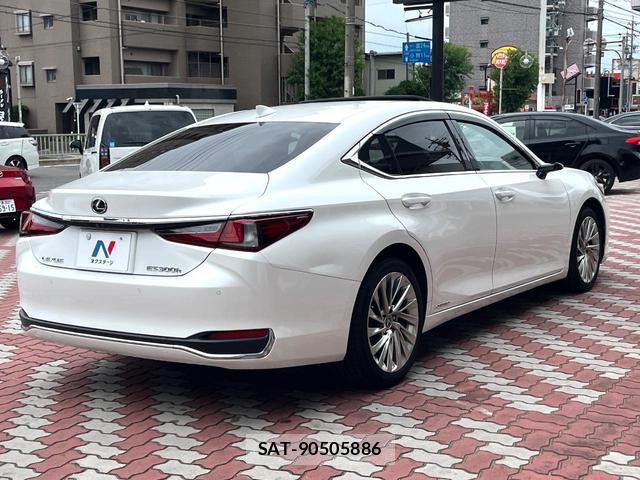 Lexus ES 2019-10 8648321-16