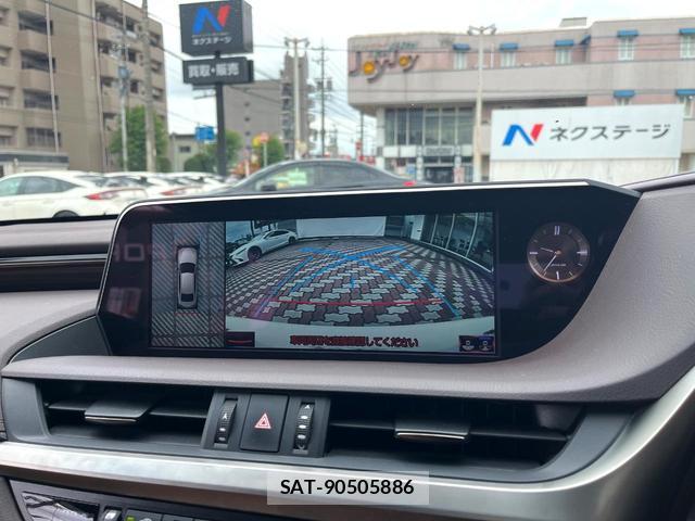 Lexus ES 2019-10 8648321-6