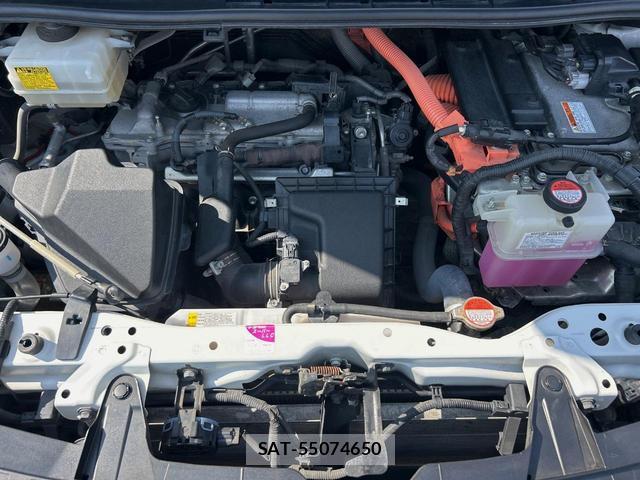 Toyota ESQUIRE 2015-09 8648245-18