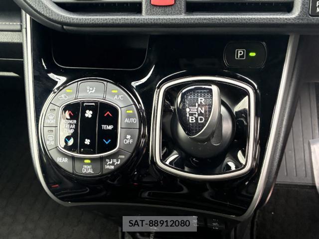Toyota ESQUIRE 2017-07 8649498-12