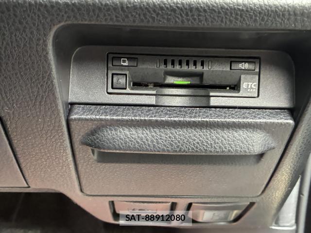 Toyota ESQUIRE 2017-07 8649498-15