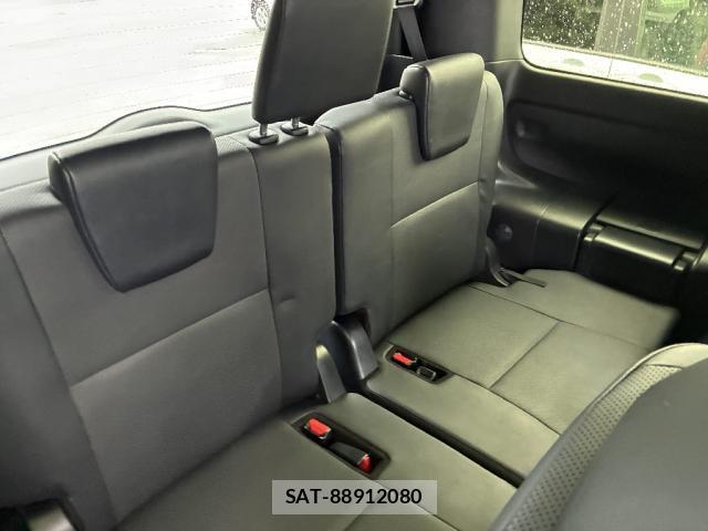 Toyota ESQUIRE 2017-07 8649498-4