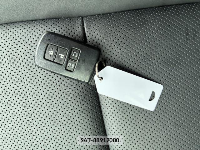 Toyota ESQUIRE 2017-07 8649498-8
