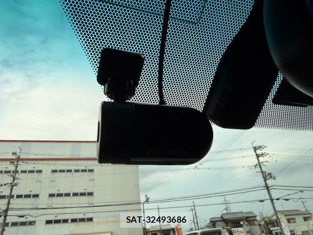 Toyota ESQUIRE 2015-10 8650157-16