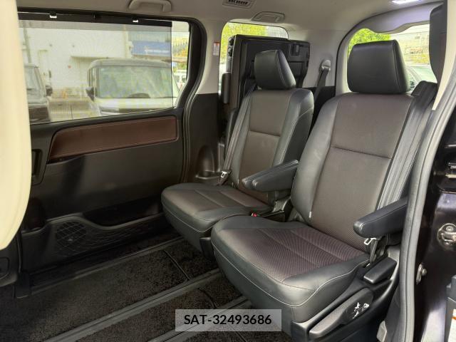 Toyota ESQUIRE 2015-10 8650157-2