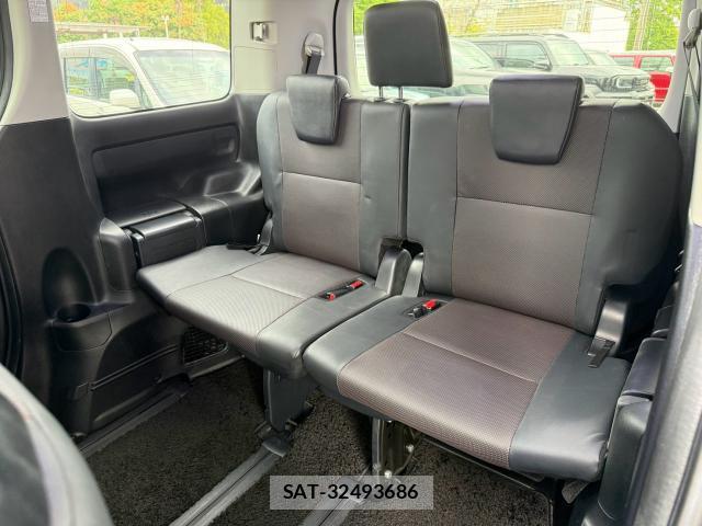 Toyota ESQUIRE 2015-10 8650157-3