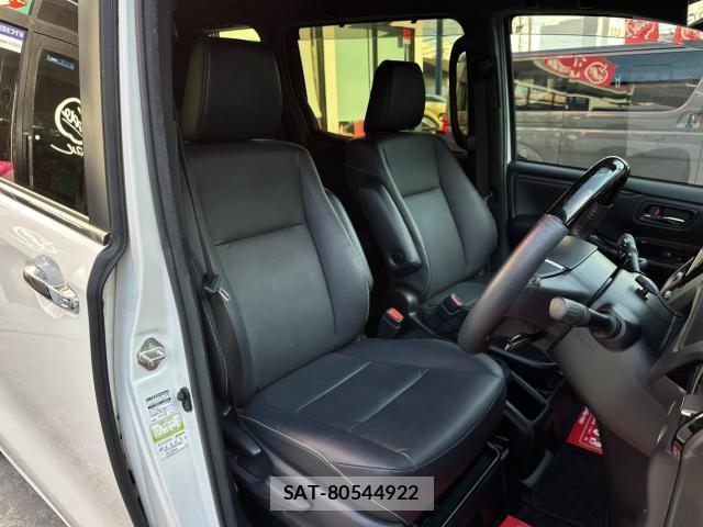 Toyota ESQUIRE 2018-06 8652448-15