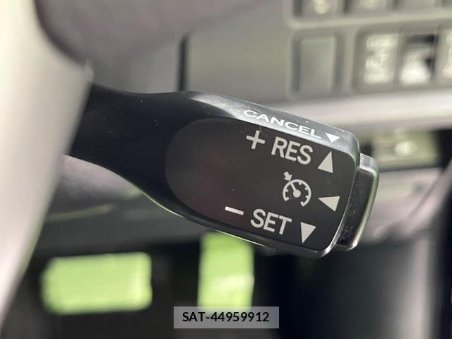 Toyota ESQUIRE 2016-03 8652737-6