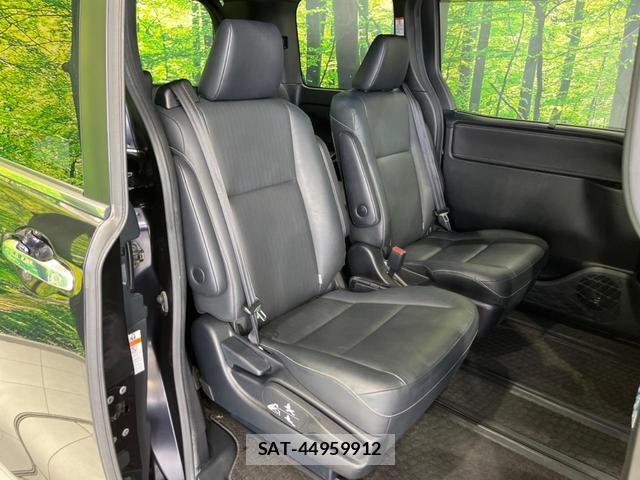 Toyota ESQUIRE 2016-03 8652737-8