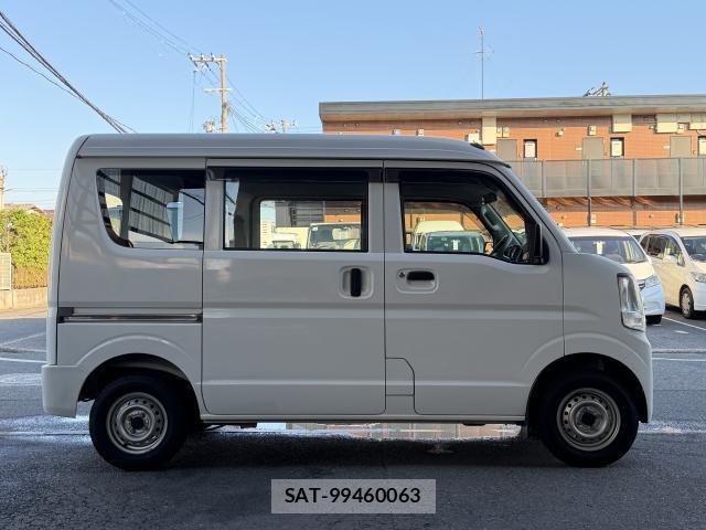 Suzuki EVERY 2015-05 8647898-11