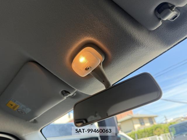 Suzuki EVERY 2015-05 8647898-18