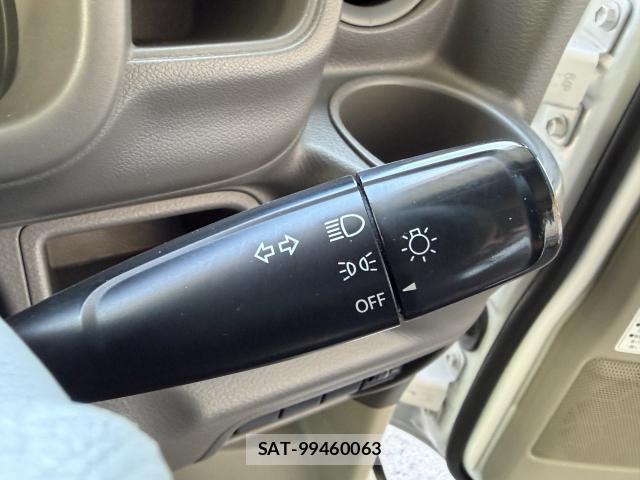 Suzuki EVERY 2015-05 8647898-19