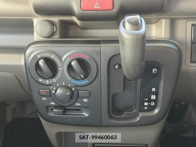 Suzuki EVERY 2015-05 8647898-6