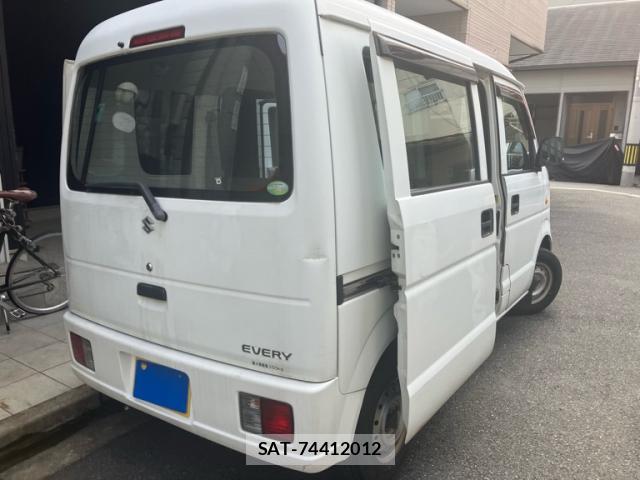 Suzuki EVERY 2008-03 8647958-2